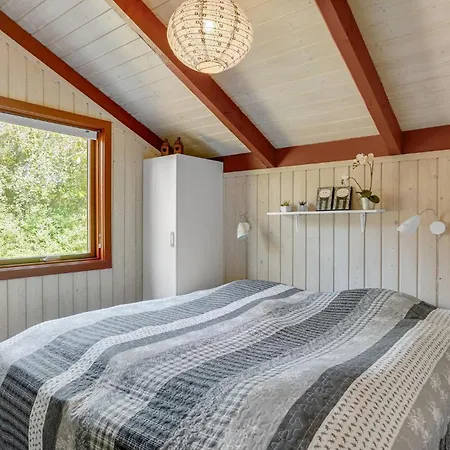 Дом отдыха Amazing Home In Blavand With Wifi *
