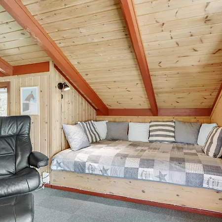 Дом отдыха Amazing Home In Blavand With Wifi *